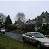 W Boston St & 2nd Ave W