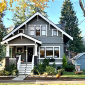 Charming 1917 Snoqualmie Craftsman